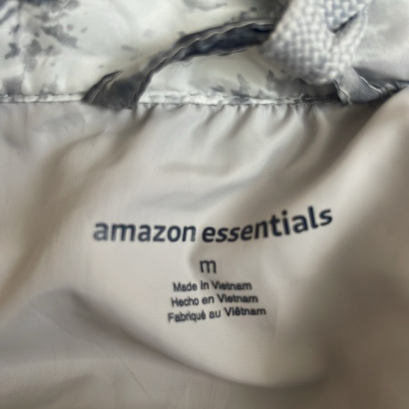 NWT Men’s Packable Puffer Jacket Black White Marble Print w/Long Sleeves Size M - Picture 12 of 15